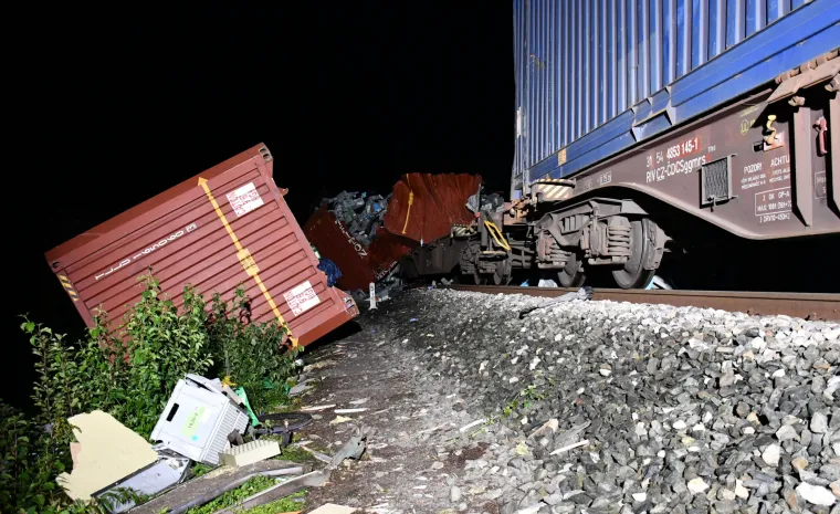 Pogledajte slike užasa s mjesta željezničke nesreće u kojoj je troje ljudi poginulo, a 11 ozlijeđeno