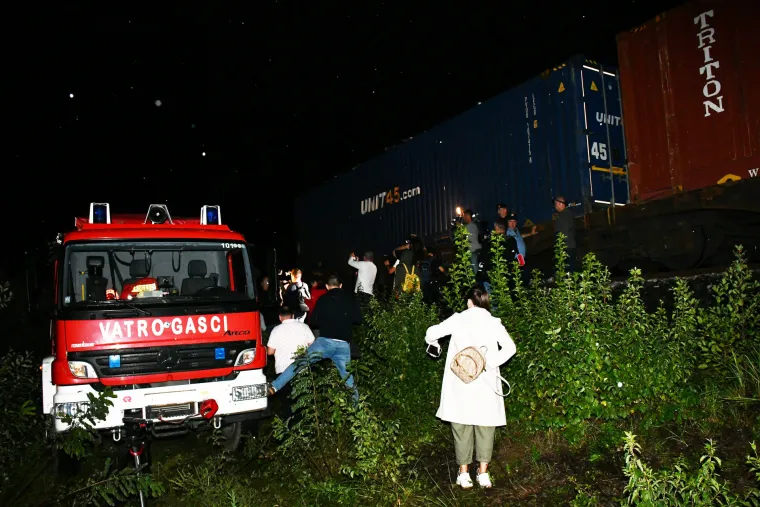 Pogledajte slike užasa s mjesta željezničke nesreće u kojoj je troje ljudi poginulo, a 11 ozlijeđeno