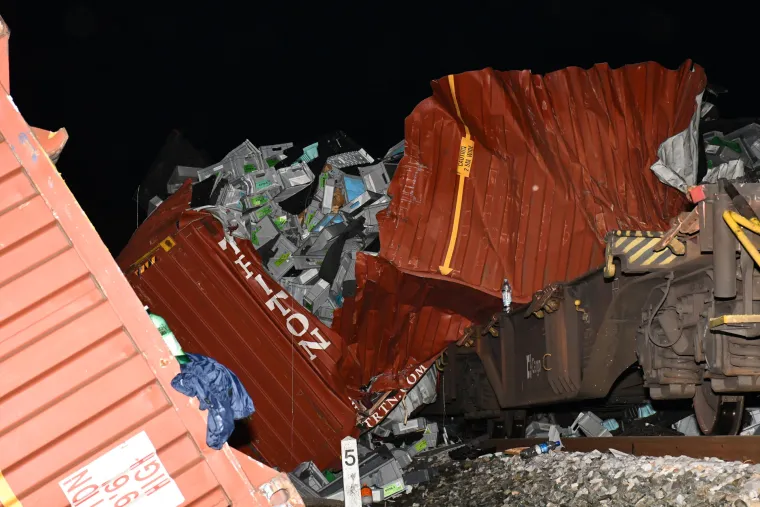 Pogledajte slike užasa s mjesta željezničke nesreće u kojoj je troje ljudi poginulo, a 11 ozlijeđeno