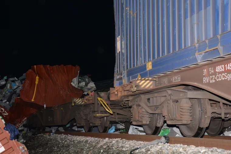 Pogledajte slike užasa s mjesta željezničke nesreće u kojoj je troje ljudi poginulo, a 11 ozlijeđeno