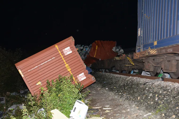 Pogledajte slike užasa s mjesta željezničke nesreće u kojoj je troje ljudi poginulo, a 11 ozlijeđeno