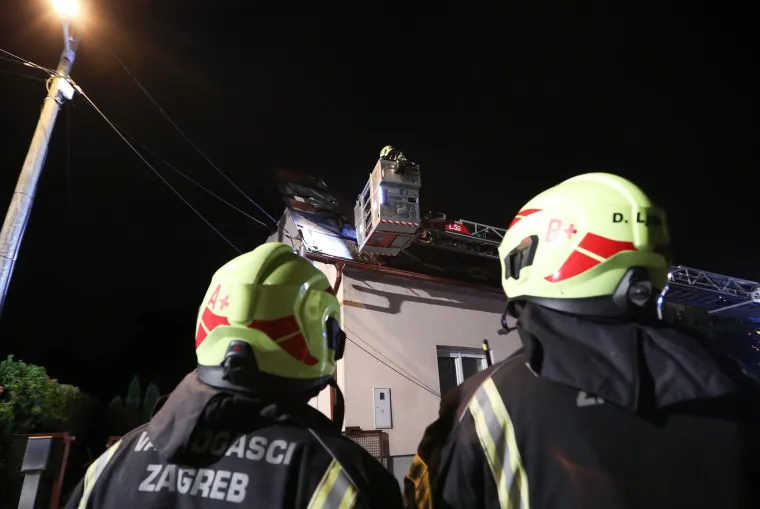 Snažno nevrijeme pokosilo Zagreb, fotografije su pomalo nadrealne: Letjeli su i krovovi kuća