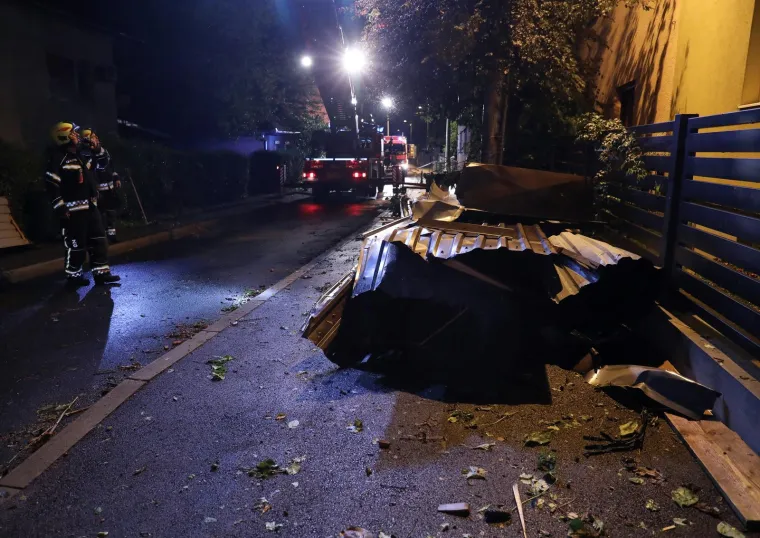 Snažno nevrijeme pokosilo Zagreb, fotografije su pomalo nadrealne: Letjeli su i krovovi kuća