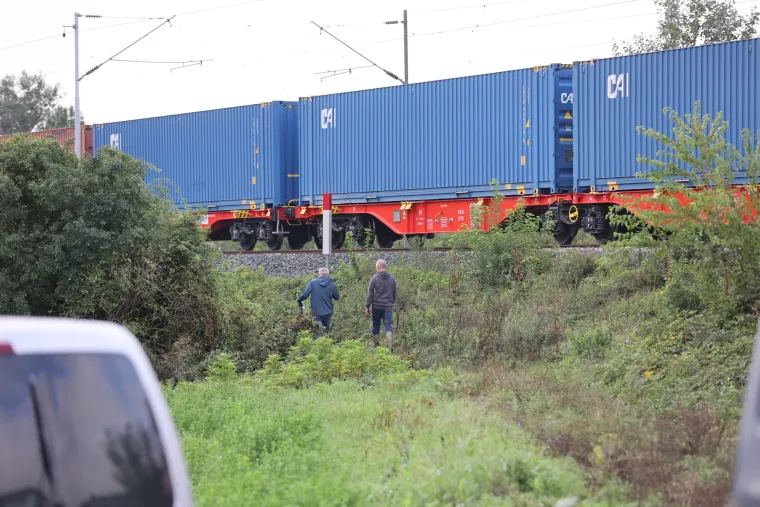 Pogledajte dana&scaron;nje slike s mjesta nesreće gdje traje očevid. U njoj je poginulo dijete te dva radnika HŽ-a