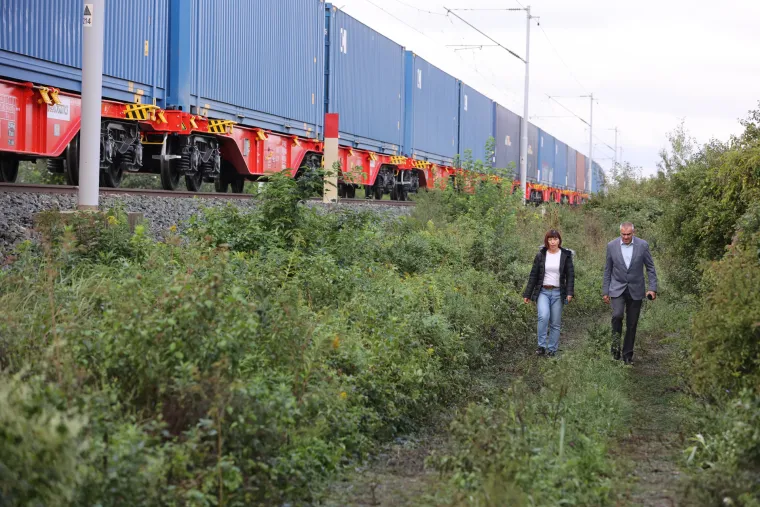 Pogledajte dana&scaron;nje slike s mjesta nesreće gdje traje očevid. U njoj je poginulo dijete te dva radnika HŽ-a