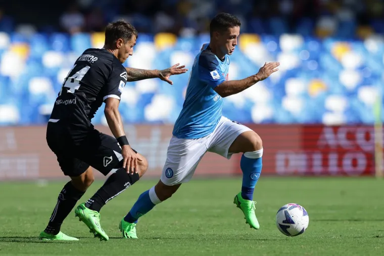 Mladi 22-godi&scaron;nji napadač spasio Napoli u 89., tribina sa žestokim ultrasima umalo se sru&scaron;ila od erupcije odu&scaron;evljenja