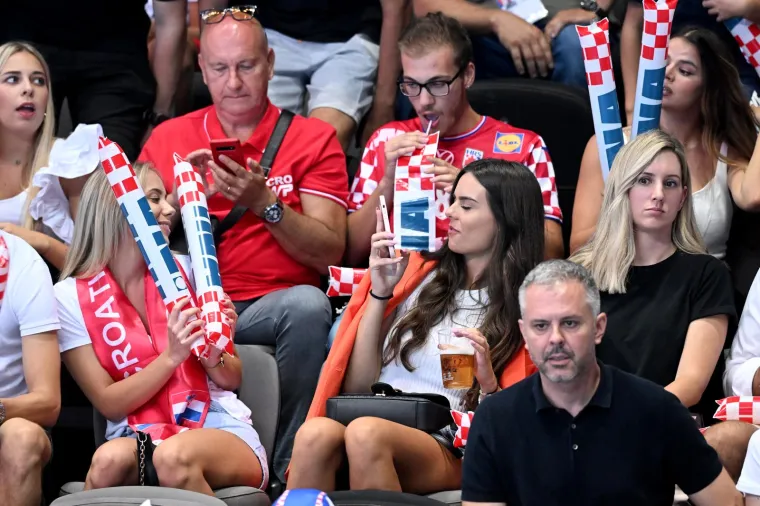 Nepoznata crnka plijeni pažnju u Spaladium Areni: Čudo koliko lijepih žena ima na tribinama