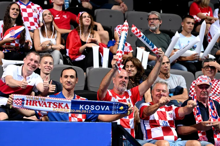 Nepoznata crnka plijeni pažnju u Spaladium Areni: Čudo koliko lijepih žena ima na tribinama