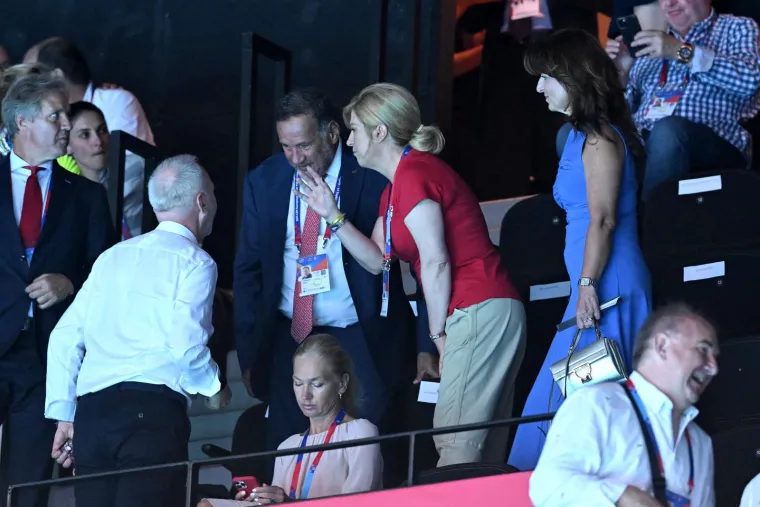 Brojni poznati pratili Hrvatsku u pohodu na europski naslov: Kolinda i Milanović glavne zvijezde u VIP loži