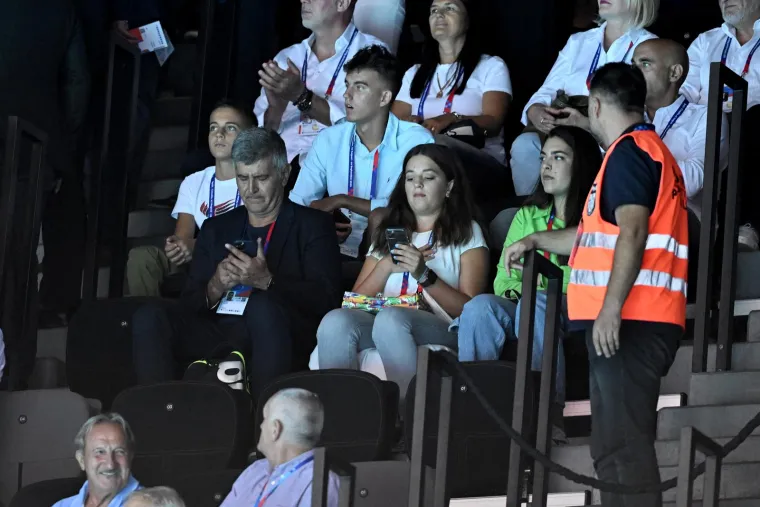 Brojni poznati pratili Hrvatsku u pohodu na europski naslov: Kolinda i Milanović glavne zvijezde u VIP loži