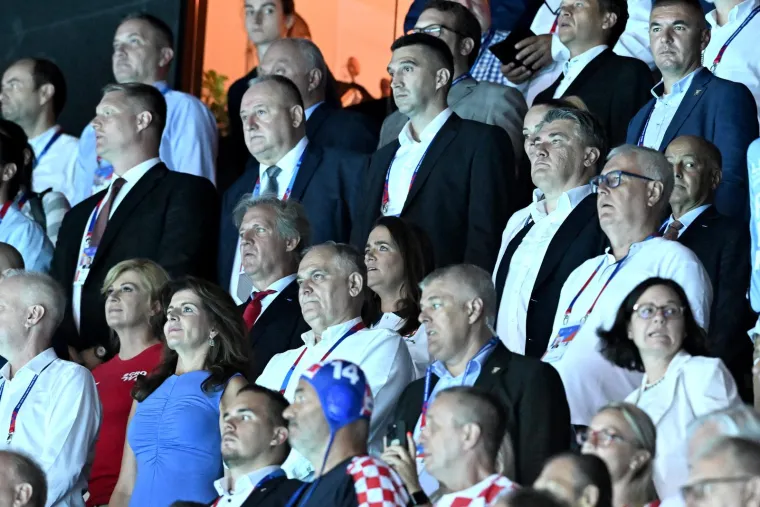 Brojni poznati pratili Hrvatsku u pohodu na europski naslov: Kolinda i Milanović glavne zvijezde u VIP loži