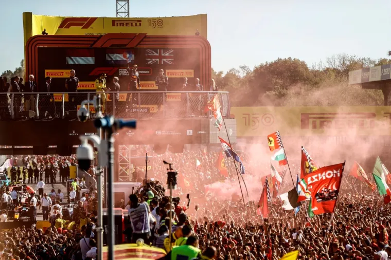 Nevjerojatni Max Verstappen ostvario petu uzastopnu pobjedu i 11. u sezoni: U Monzi sve bilo spremno za slavlje Ferrarija