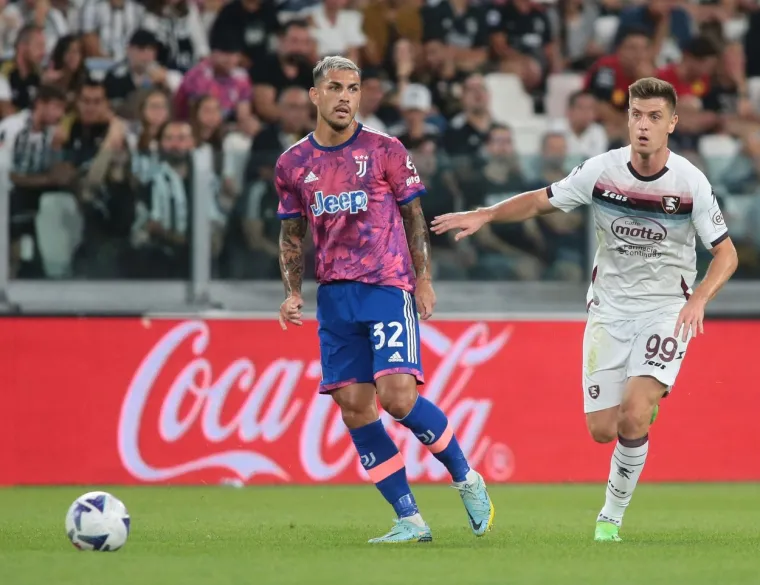 'Stara dama' bila na koljenima, pa se spasila u 93.: Nevjerojatna utakmica s dva poni&scaron;tena gola, tri crvena i devet žutih