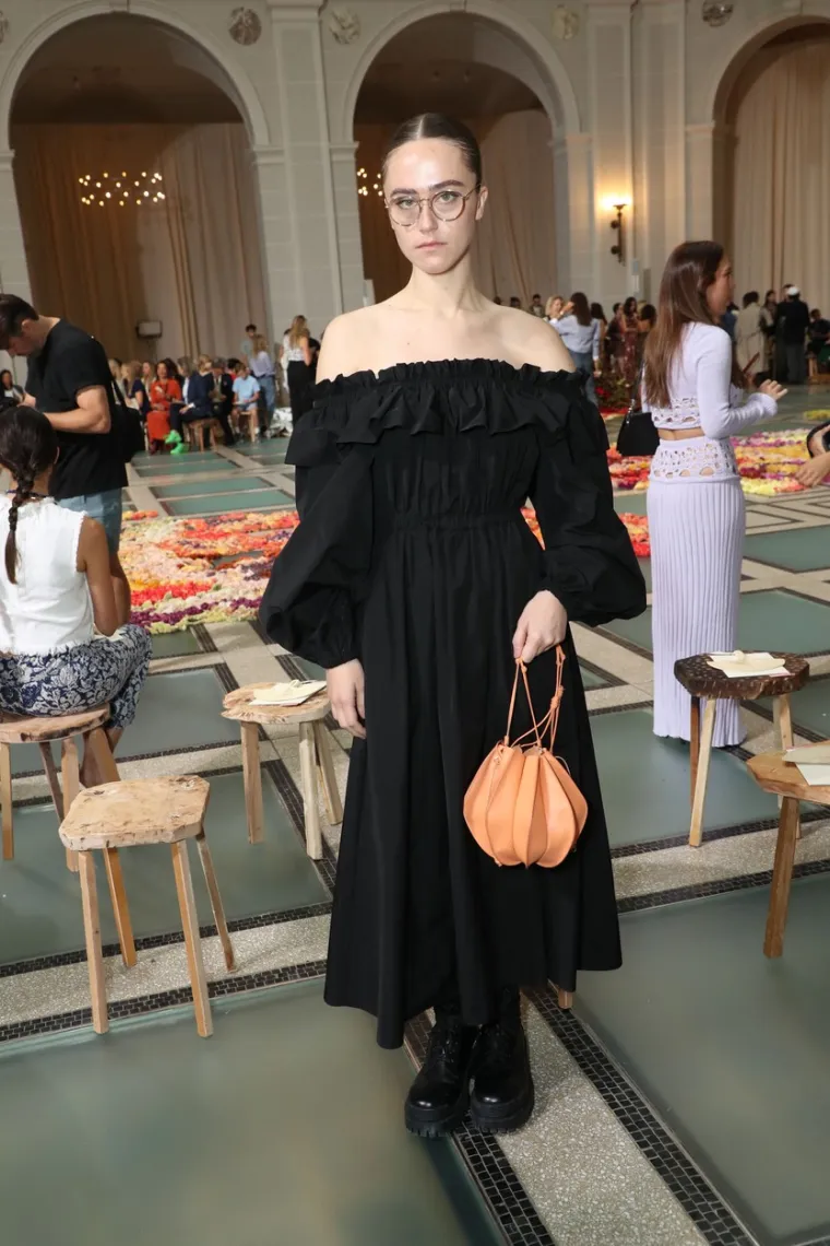 Pokćerka američke potpredsjednice golih grudi pro&scaron;etala pistom, svi bruje o njezinu nastupu na njujor&scaron;kom tjednu mode