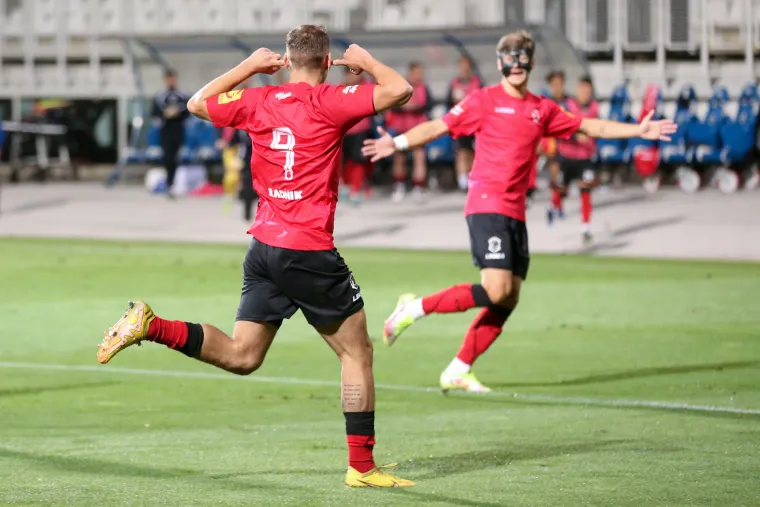 Vatreno kolo na hrvatskim travnjacima: Torcida i BBB napravili velike bakljade, Boysi dignuli dirljivu poruku