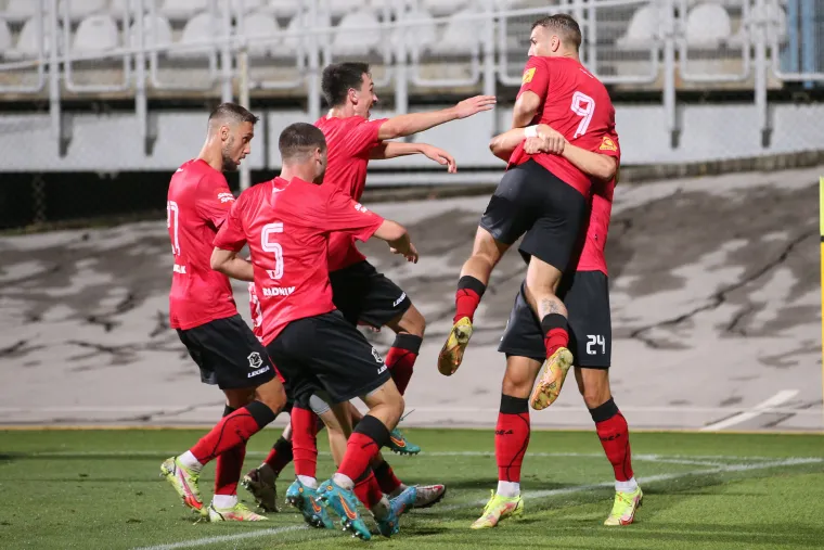 Vatreno kolo na hrvatskim travnjacima: Torcida i BBB napravili velike bakljade, Boysi dignuli dirljivu poruku