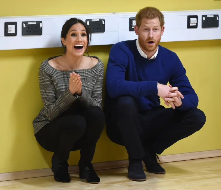 Tulumario je Harry i s glazbenim zvijezdama, Kanyeom Westom i Diddyjem, a navodno je osvojio i pjevačicu Ellie Goulding. No, jednog je dana u njegov život ušla glumica Meghan Markle. 