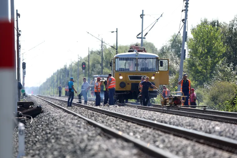 Počela sanacija pruge, pogledajte kako izgleda mjesto teške željezničke nesreće tri dana poslije