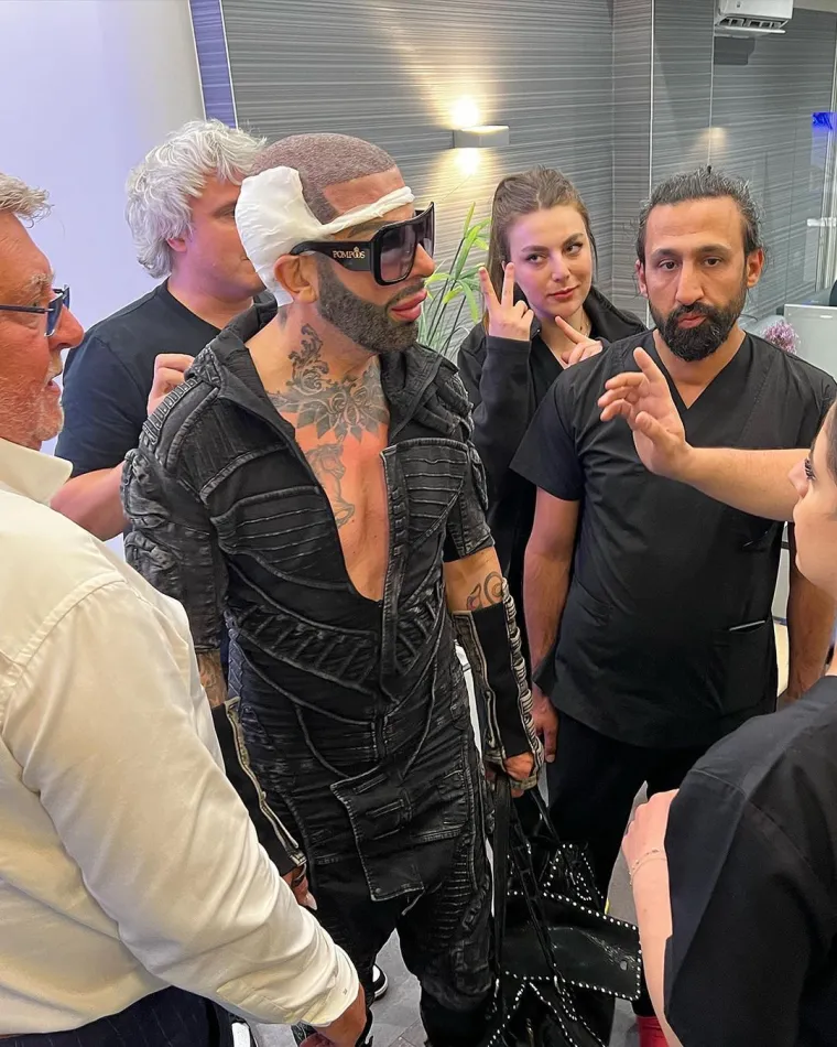 Harald je poznat i po tome što je veliki ljubitelj plastičnih operacija. &quot;Plastična kirurgija nije ni dobra ni loša. Potrebna je&quot;, kratko i jasno je o estetskim operacijama za Fashion Week Daily rekao ovaj dizajner.