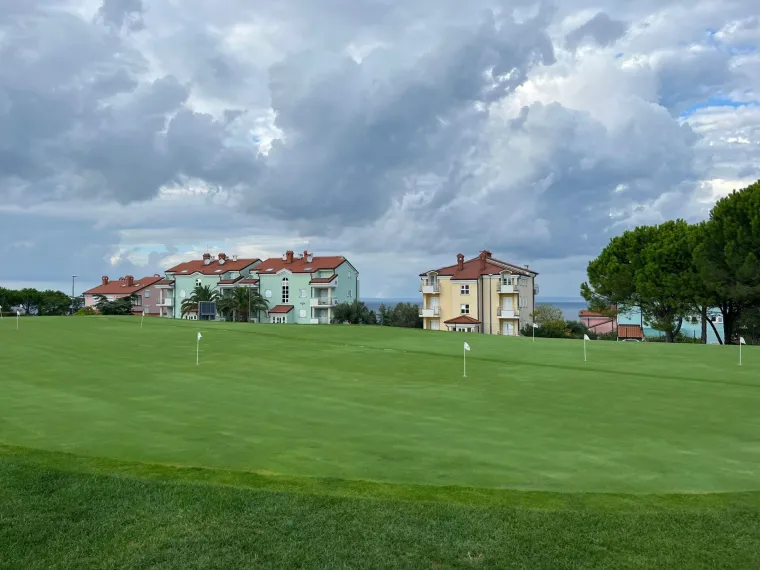 Igrali smo golf na igrali&scaron;tu koje će ući među najelitnije terene na svijetu: Prekrasna kombinacija krajolika i sporta