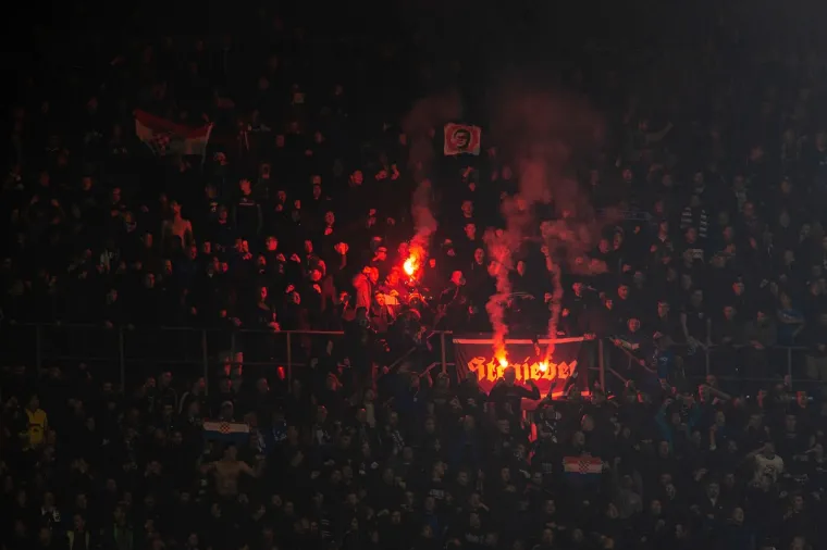 Posljednje Dinamovo gostovanje na San Siru: Srušeni snovi o prolasku, tisuće Boysa zapalilo legendarni stadion