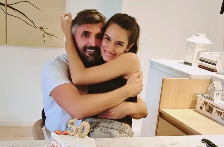 Što se tiče muškaraca u njezinu životu, prvo je bila u vezi s geodetom Marijanom Carom, a nakon njega u dugogodišnjoj vezi s dečkom Kristijanom. Zajedno su i živjeli, a Nives je rekla i kako obožava kuhati Kristijanu. Planirali su i obitelj, no prekinuli su zbog njenih poslovnih obveza. Čini se kako se u životu ipak sve događa s razlogom pa se tako moralo dogoditi i sve što su nas svojim pojedinačnim putevima morali proći Goran i Nives kako bi sada zajedno imali ovakve osmijehe. Neka potraju - zauvijek!
