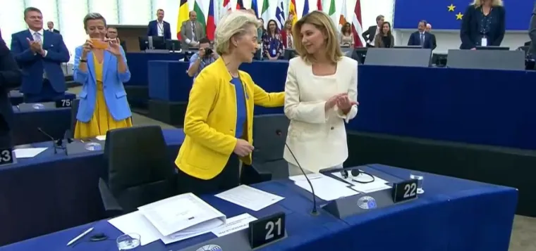 Jeste li primijetili Ursulinu odjevnu kombinaciju koja je mnogima zapela za oko? Poruka je i vi&scaron;e nego očigledna