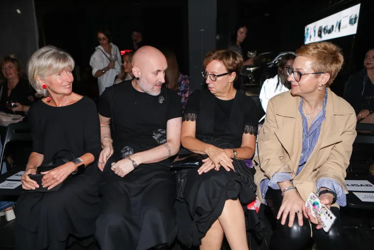 Zvijezde pohrlile na modnu reviju: Ida Prester je zasjala, a blistala je i Jelena Rozga u društvu šarmantnog muškarca