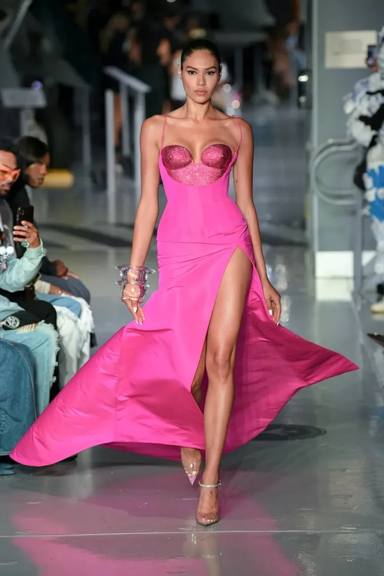 Manekenke na pisti gotovo gole: Oskudne i totalno lude krpice nekima nisu pokrile čak ni strate&scaron;ke zone!