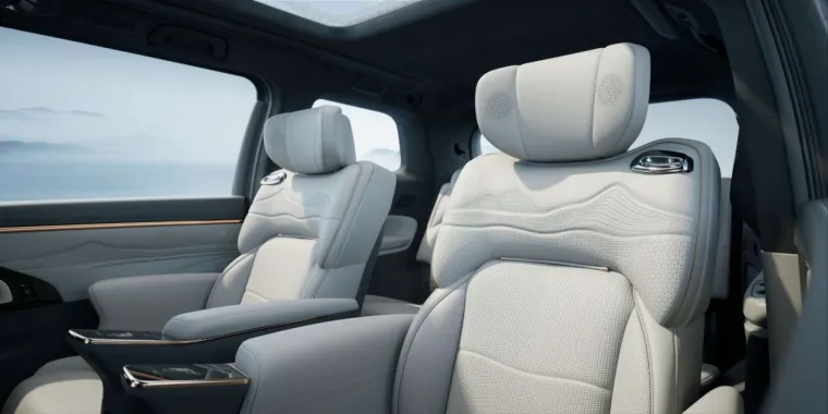 Kinezi predstavili monovolumen s gigantskom prednjom maskom: Iako izgledom pomalo &scaron;okira, unutra&scaron;njost mu 'puca' od luksuza