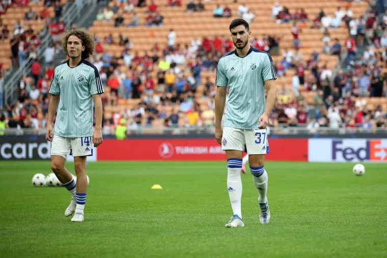 Zar ste mislili da se on neće pojaviti? Kamere su prije utakmice Milana i Dinama snimile legendarnog Hrvata