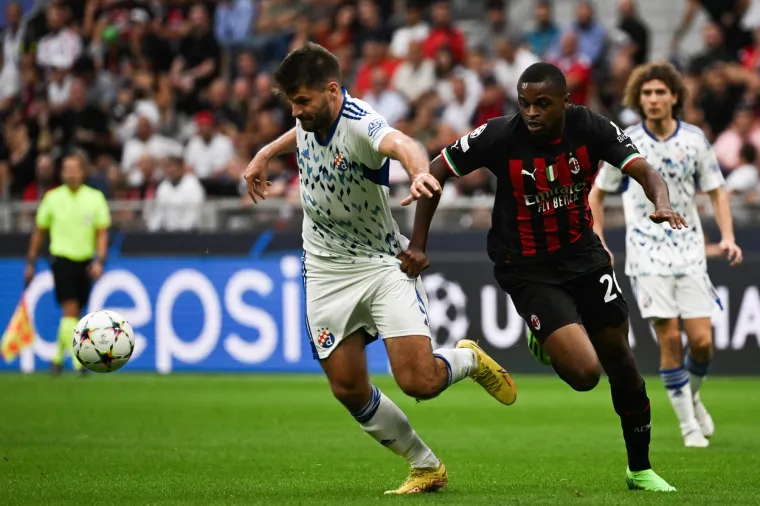 Show navijača Dinama na kultnom San Siru, pogledajte nadrealne prizore na stadionu Milana