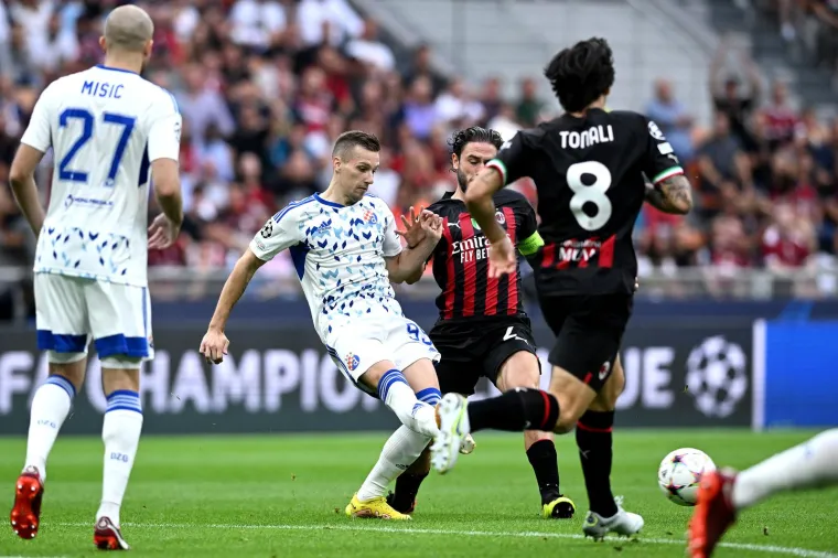 Show navijača Dinama na kultnom San Siru, pogledajte nadrealne prizore na stadionu Milana