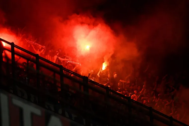 Ovako je izgledala velika bakljada Dinamovih navijača u Milanu. Niste je mogli vidjeti u TV prijenosu