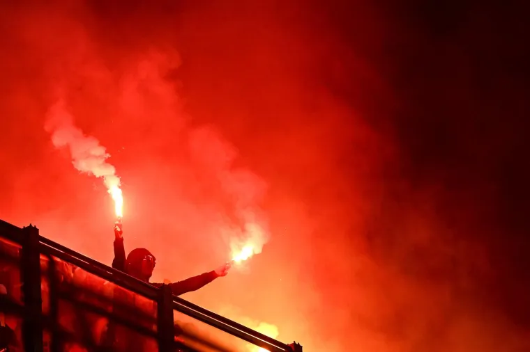 Donosimo vam atmosferu s tribina San Sira: Četiri tisuće Boysa zapalili stadion pred 60 tisuća gledatelja