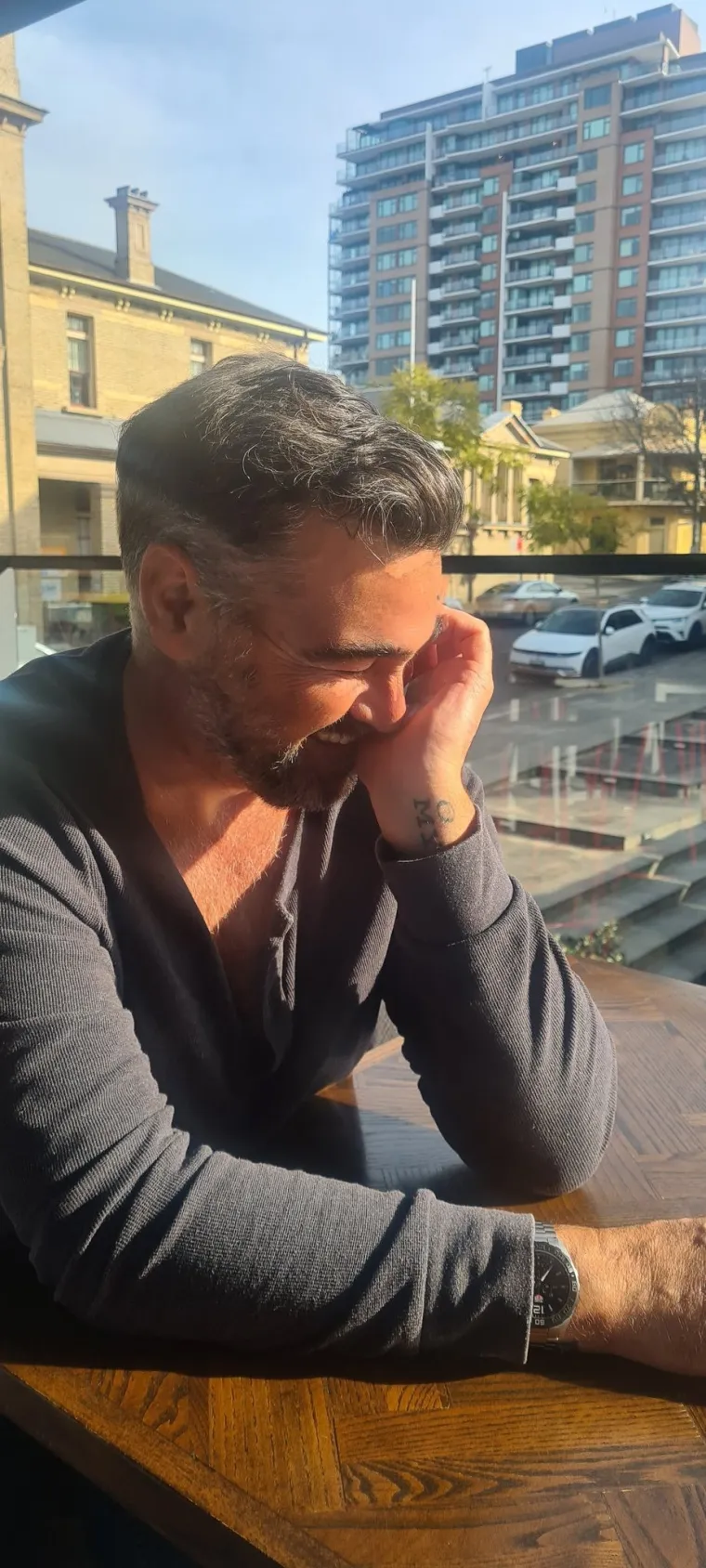 U Australiji je prostitucija sama po sebi legalna, ali mnoge aktivnosti povezane s njom, poput podvođenja i vođenja bordela, i dalje su ilegalne. Ispričao je da rad s osobama s invaliditetom čini gotovo polovicu njegova tekućeg rada. Također je napredovao i postao volonterski upravitelj društvenih medija dobrotvorne organizacije.