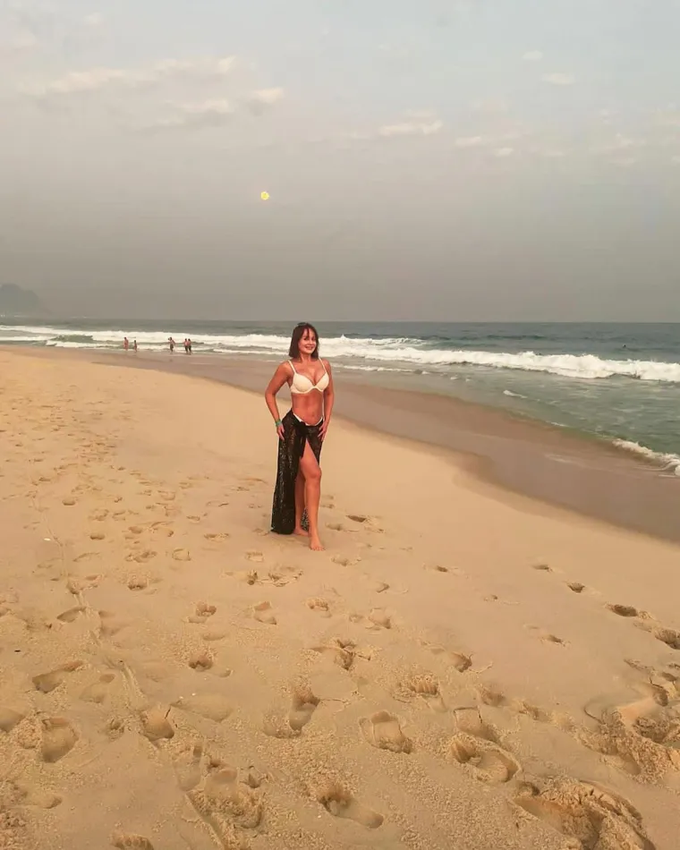 Tijelo Gabriele Spanic stvoreno je za bikini: Ljepoticu hrvatskih korijena uslikali na plaži i možemo reći samo - wow!