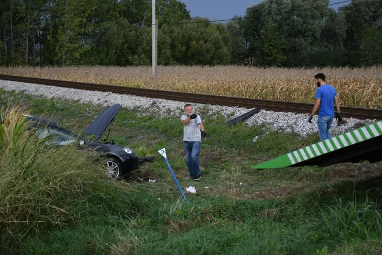Pogledajte prizore s mjesta nesreće na kojem su poginuli žena i dvoje četverogodi&scaron;nje djece