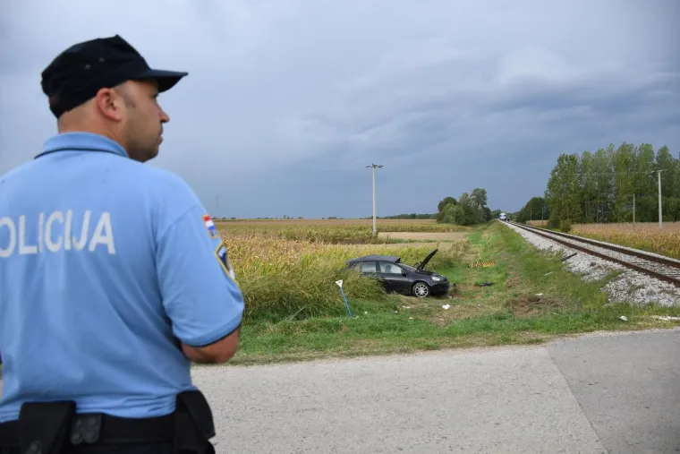 Pogledajte prizore s mjesta nesreće na kojem su poginuli žena i dvoje četverogodi&scaron;nje djece