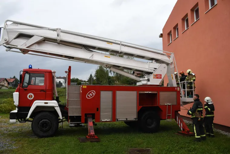 Nevrijeme poharalo Čazmu: Ozlijeđeno je dijete, sru&scaron;en dalekovod, razvaljeni krovovi i prevrnuti kamioni