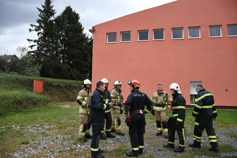 Nevrijeme poharalo Čazmu: Ozlijeđeno je dijete, sru&scaron;en dalekovod, razvaljeni krovovi i prevrnuti kamioni