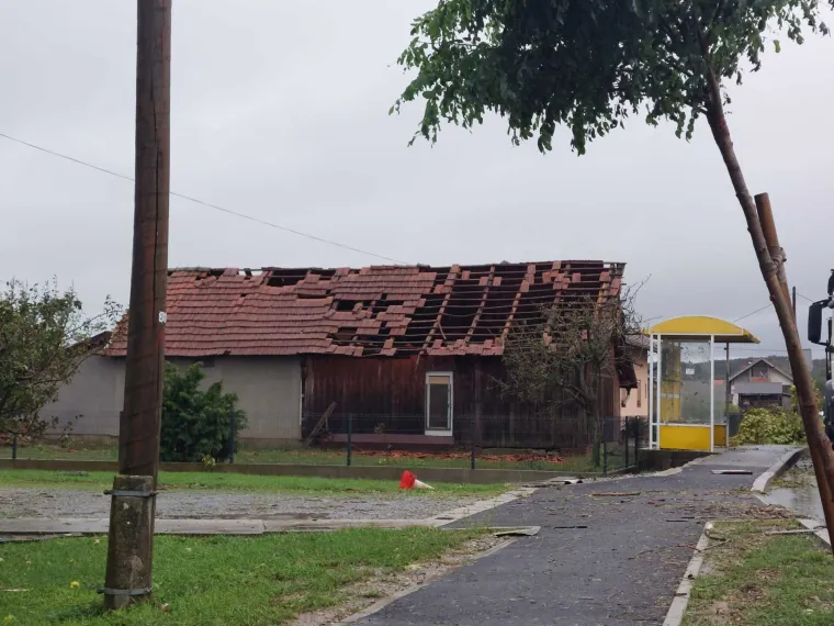 Ovo su posljedice stra&scaron;nog nevremena koje je poharalo Čazmu: Gotovo da nema kuće na kojoj nema &scaron;tete