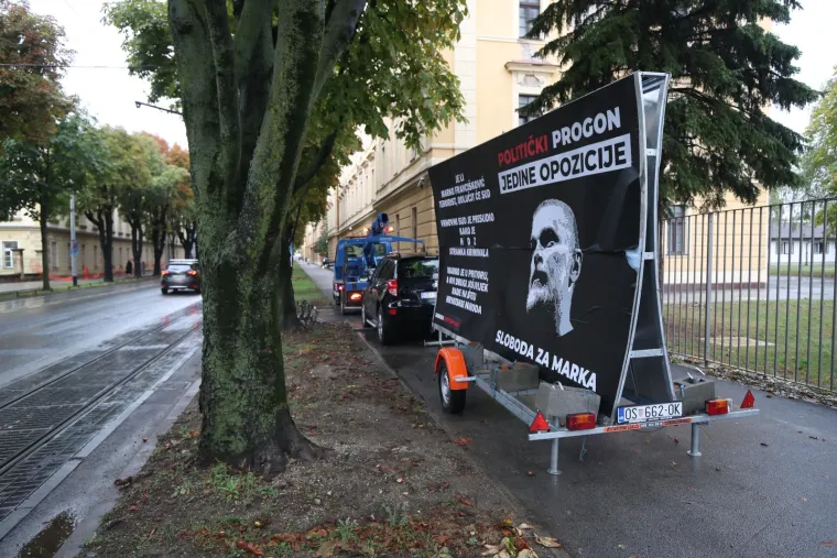 Stigla interventna, ima i privedenih! Istomišljenici Marka Franciškovića donijeli bubnjeve i vikali: 'Pustite ga!'