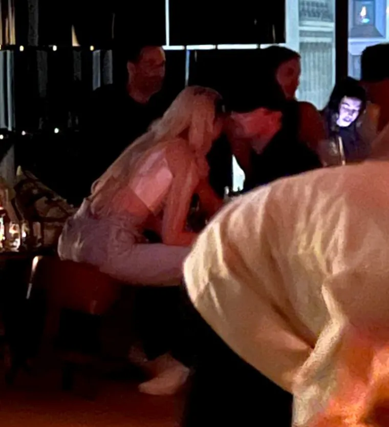 Gigi Hadid i Leonardo DiCaprio ulovljeni u izlasku: Aww, koliko je ovo slatko? Razmjenjivali su nježnosti u klubu!