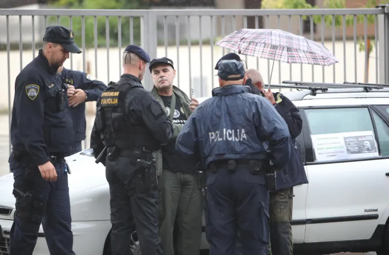 Drama pred sudom! Franciškovićevi pristaše vikali: 'Pustite Marka!' Stigla interventna, ima i privedenih