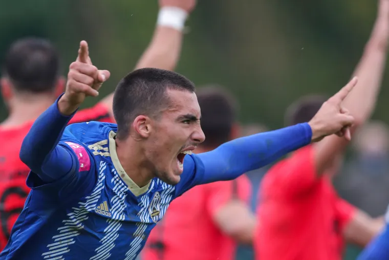 Roko Šimić - Mladi hrvatski reprezentativac, nakon samo jedne prvoligaške sezone u Lokomotivi potpisao je za austrijskog prvaka RB Salzburg. Prošlu je sezonu proveo na posudbi u Lieferingu gdje je zabio mnogo pogodaka.
