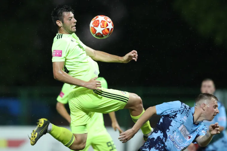 Roko Baturina - Prošao je dosta klubova i lutao. Iz juniora Splita je prešao u Dinamo kojeg je nakon posudbe u slovenskom Bravu napustio i otišao u Mađarsku. Na prvu se tamo dosta dobro snašao, no na kraju je otišao na još dvije posudbe od kojih je posljednja bila u Mariboru za kojeg trenutno nastupa.