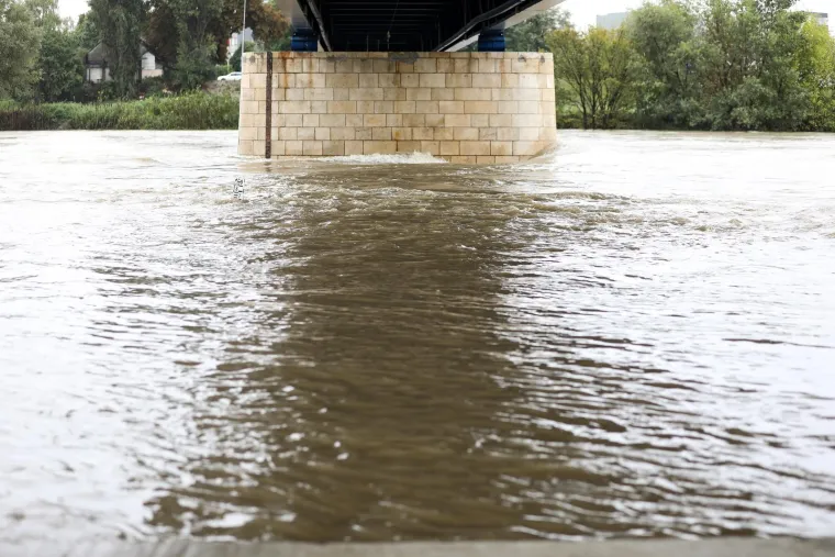 Ki&scaron;a ne prestaje padati u Zagrebu, vodostaj Save raste