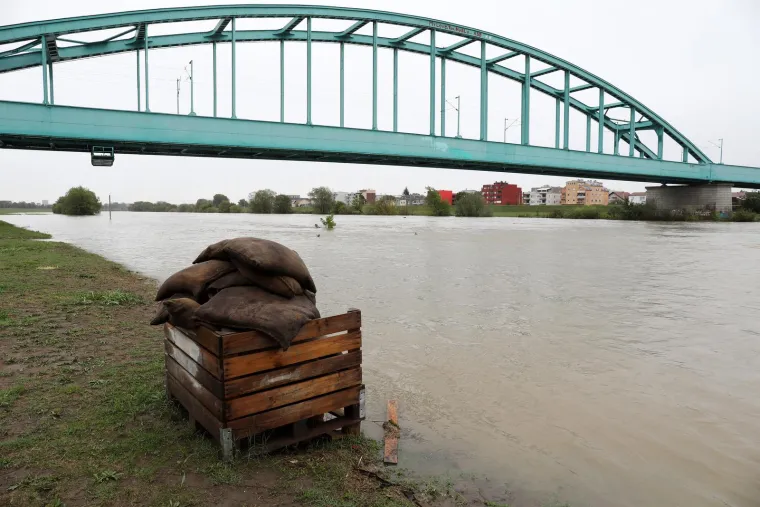 Ki&scaron;a ne prestaje padati u Zagrebu, vodostaj Save raste