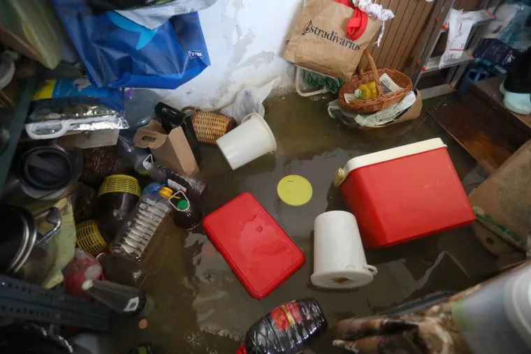 Karlovačko naselje u potpunosti je potopljeno, poplavljeno ili odsječeno stotinjak objekata